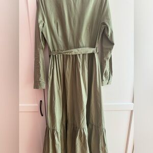 Maxi and long sleeve dress.